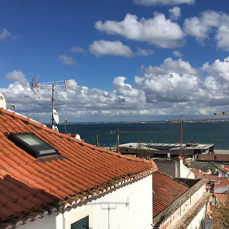 Feels Like Home Charming Alfama Lisbon