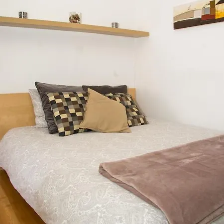 Feels Like Home Charming Alfama Apartment Lisbon